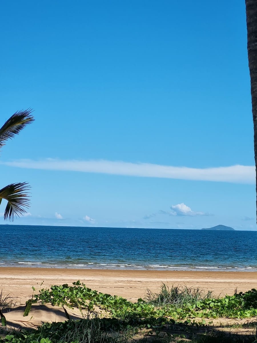 Sarina Beach, Owen Jenkins Drive, north end