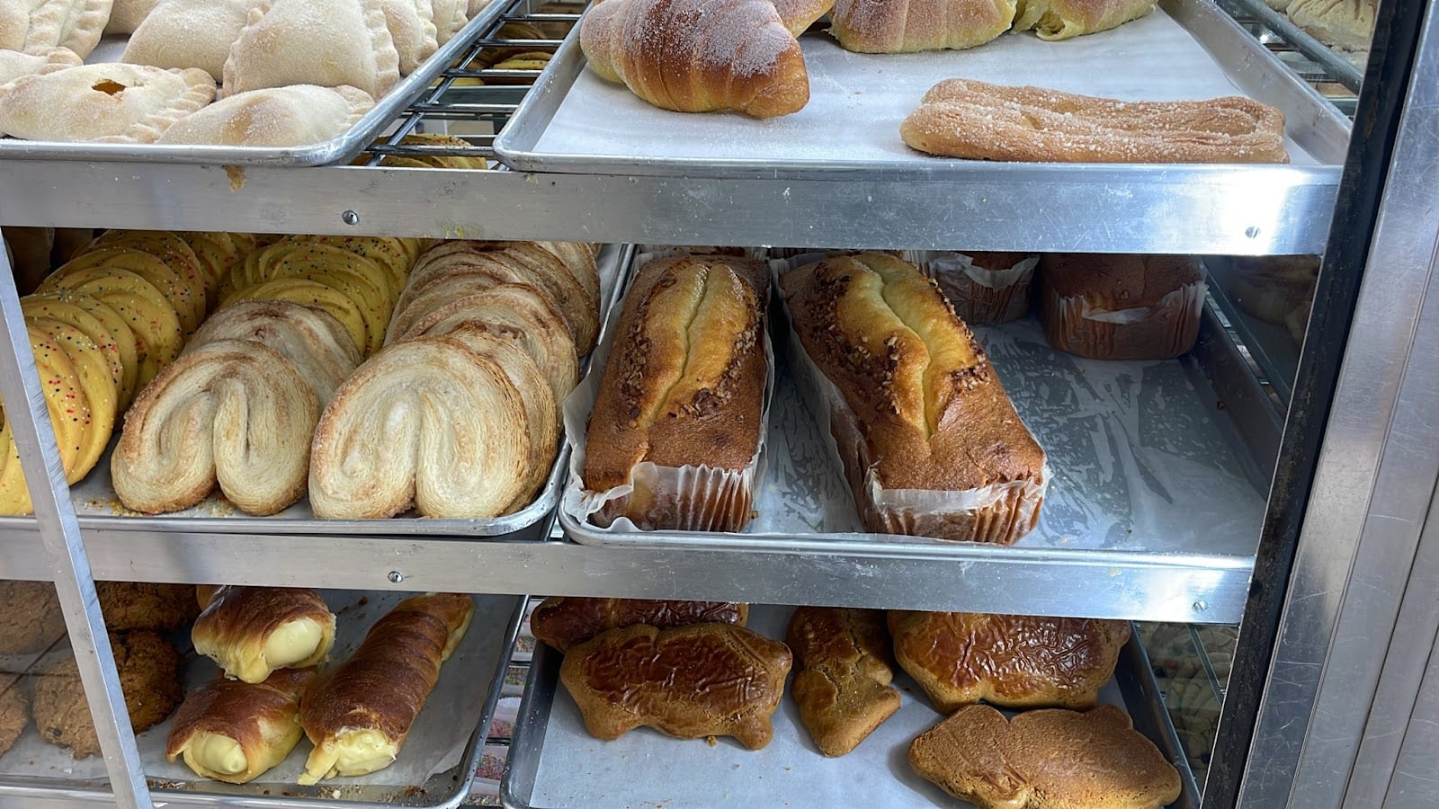 Panaderia Flores Rose Park, photo 4