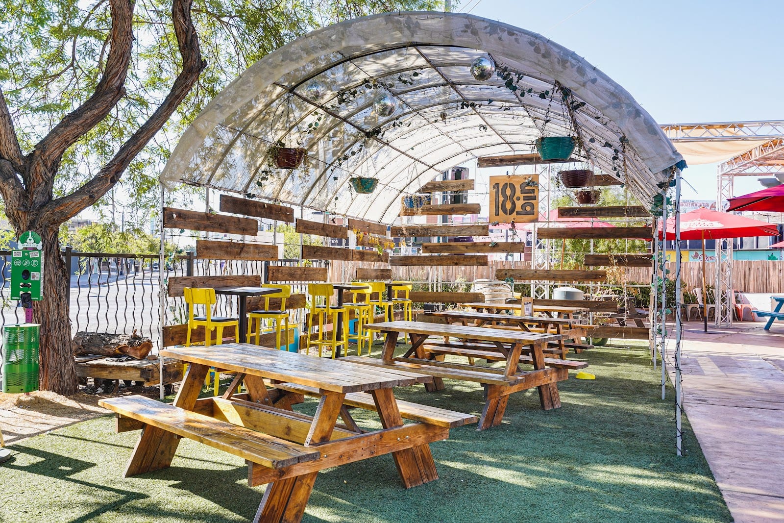 18Bin Bar & Restaurant, photo 2