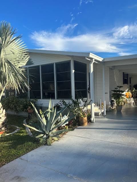 Tranquil 3BR /2BA Oasis - Steps from Warm Mineral Springs Park