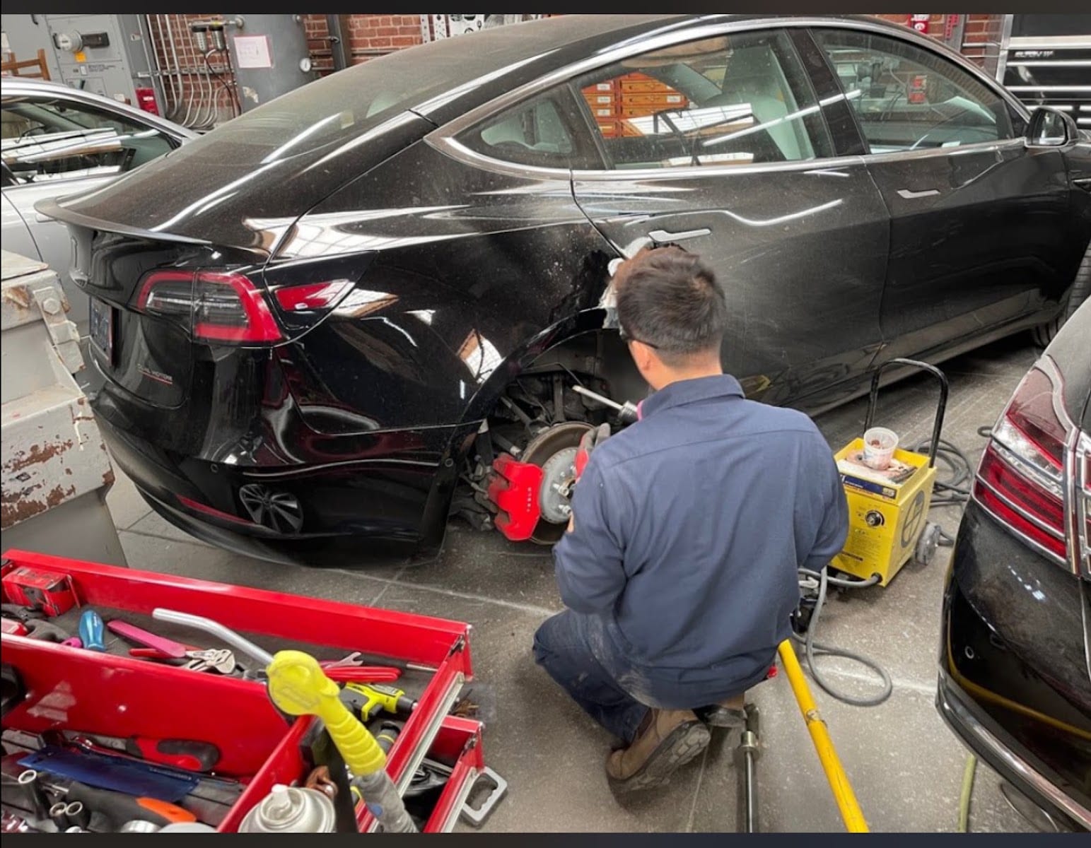 Don's On Clement (Don’s Auto Body)