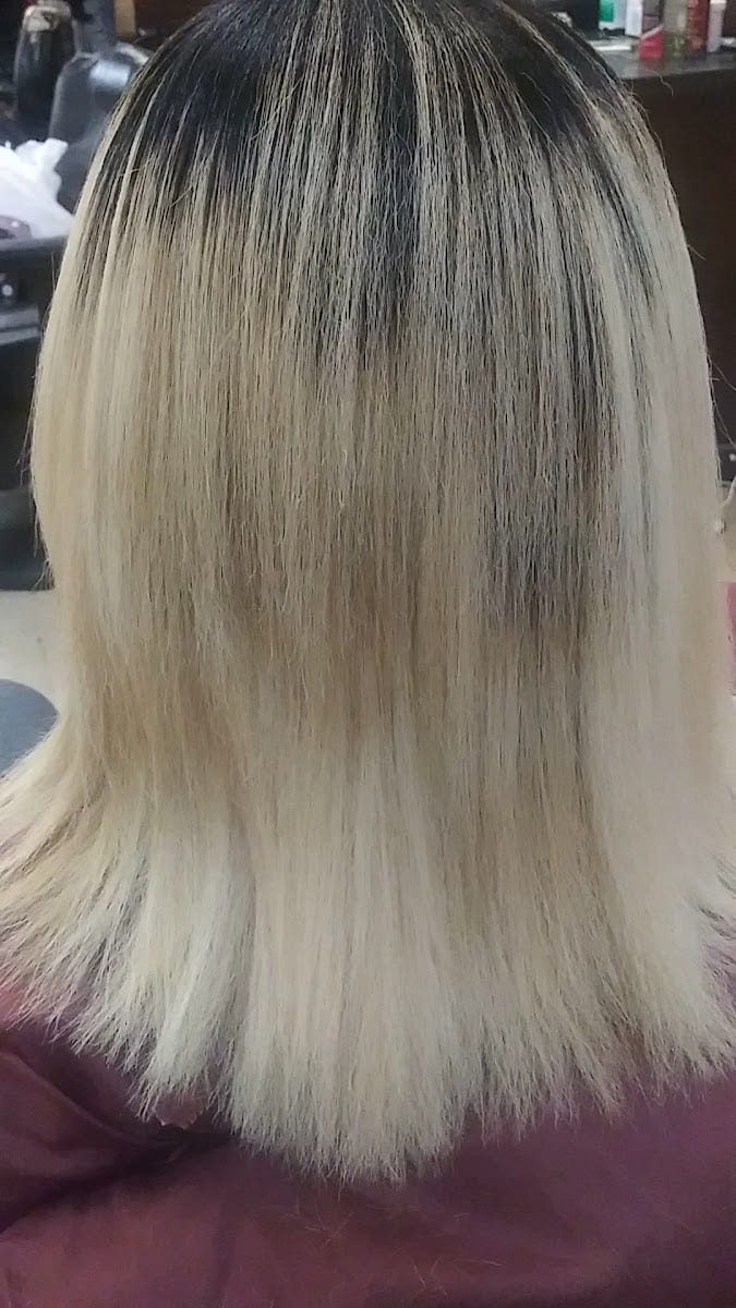 Tammy's Hair Affair, photo 2
