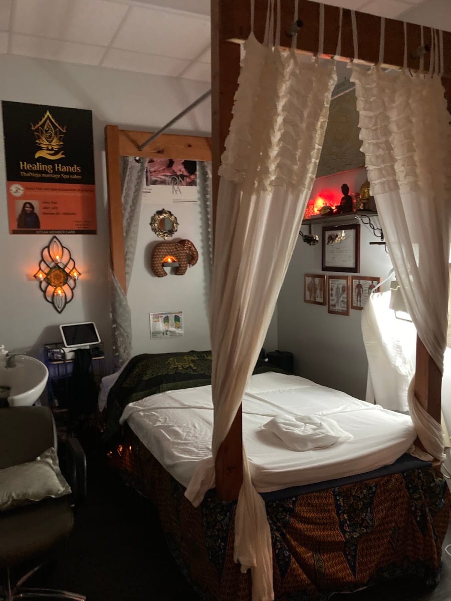Healing Hands Thaiyoga massage Spa salon