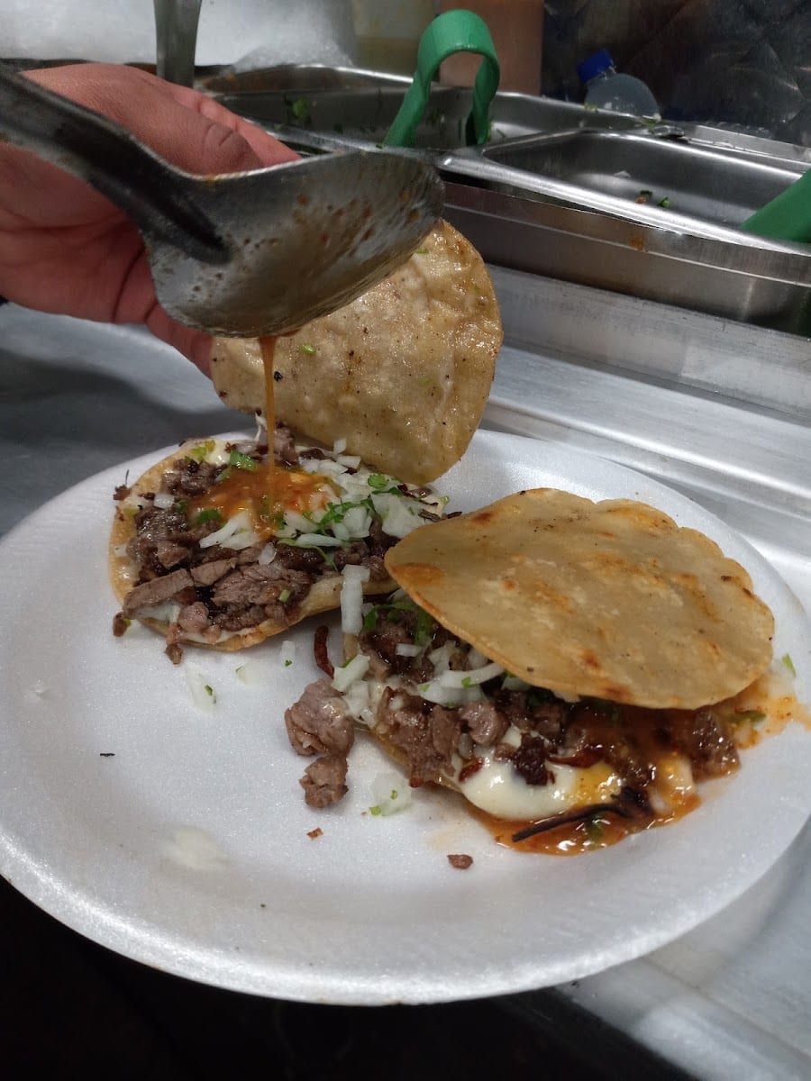 Los Tapatios lunch truck