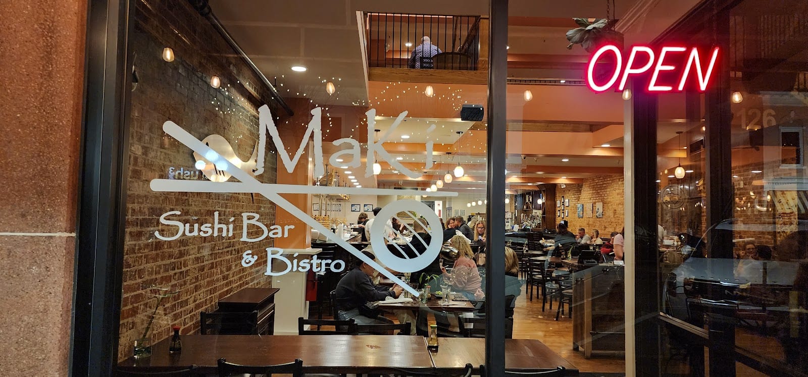 Maki Sushi Bar & Bistro, photo 2