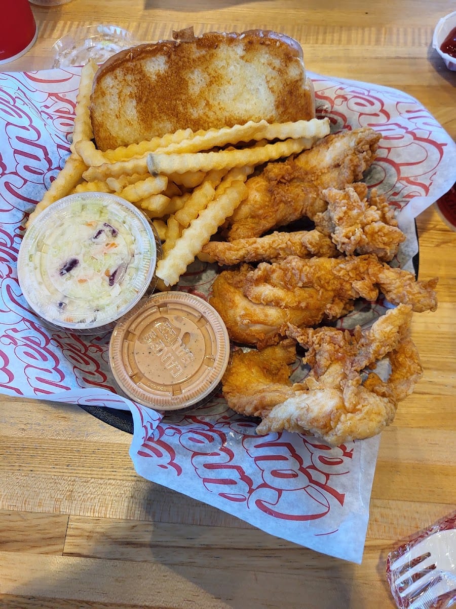 Raising Cane's Chicken Fingers, photo 4