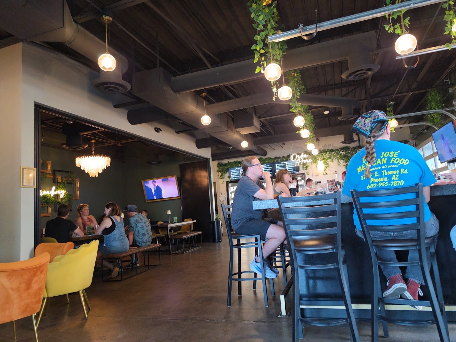 The Broadway Beer & Wine Bar, photo 3