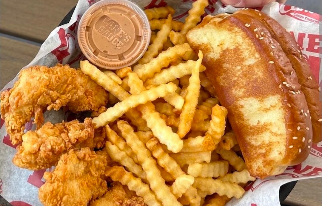 Raising Cane's Chicken Fingers, photo 4