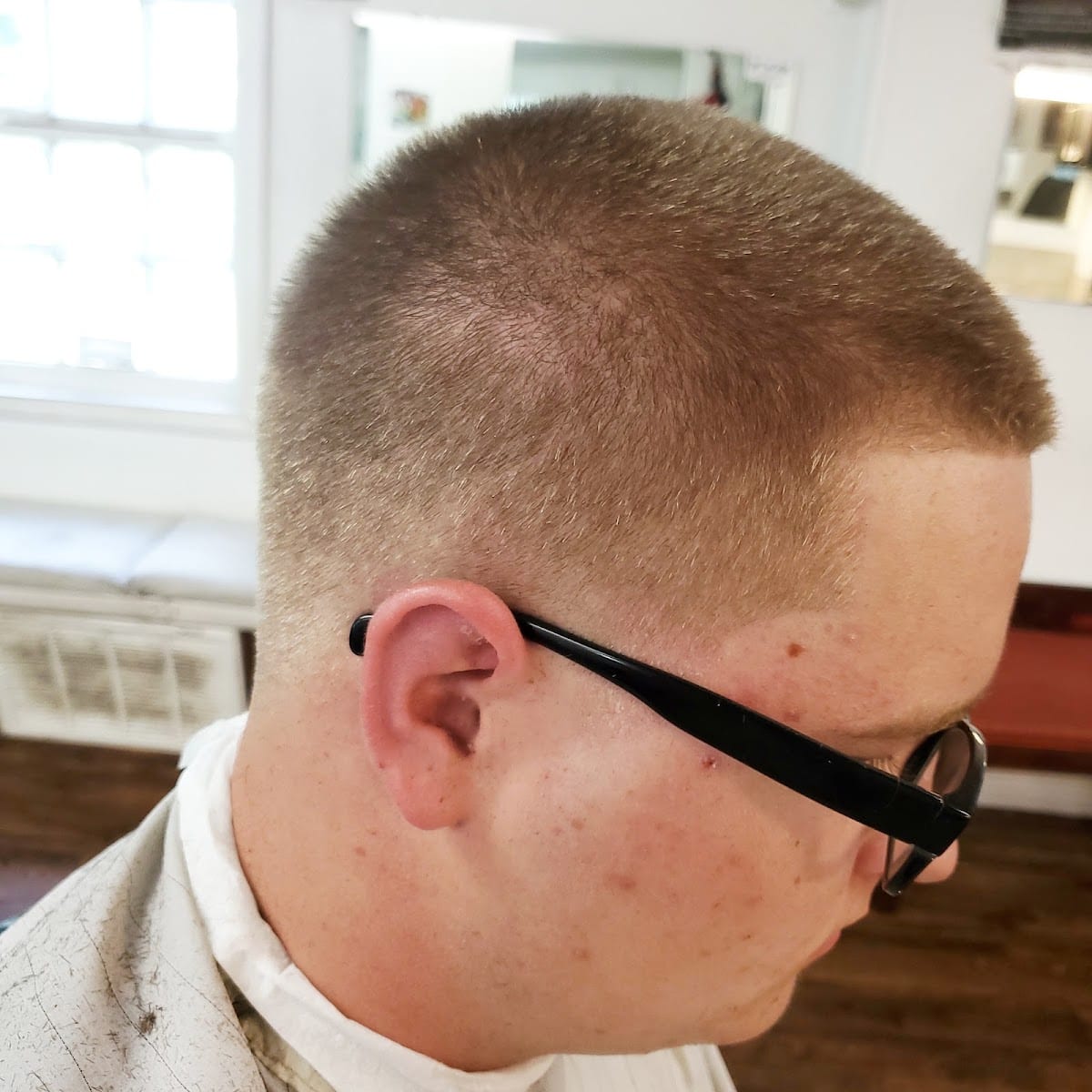 M & J Barber Shop, photo 2