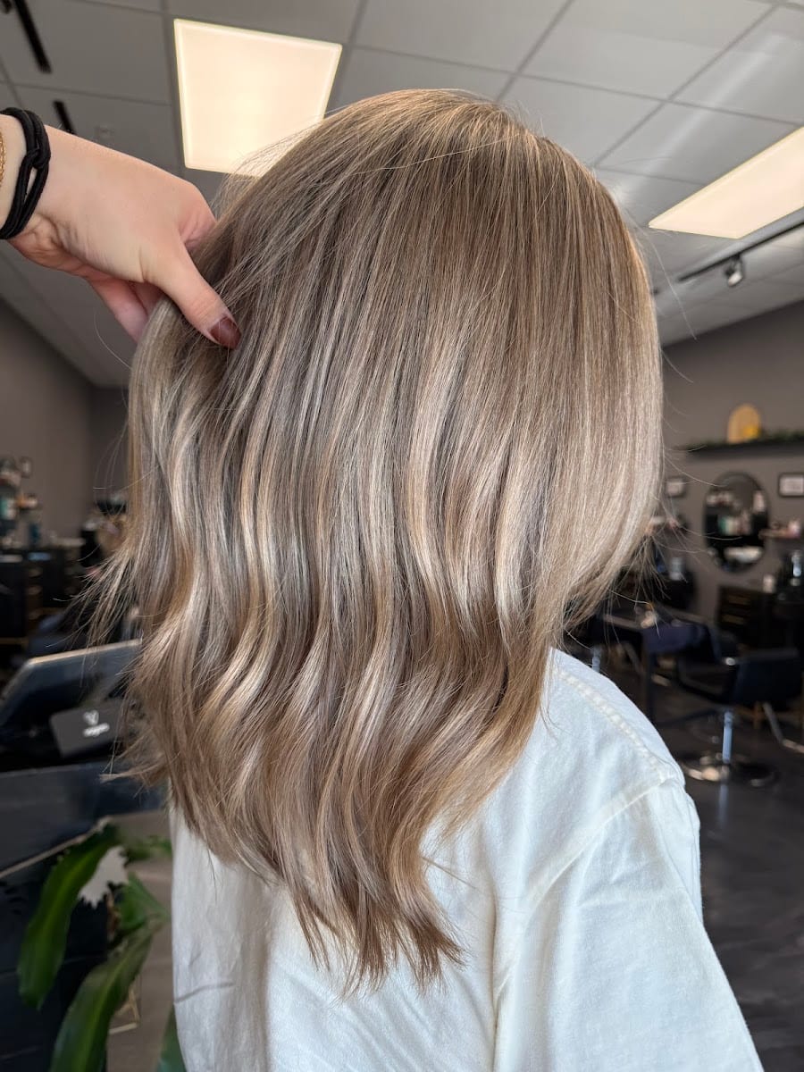 Indy J Hair, photo 4
