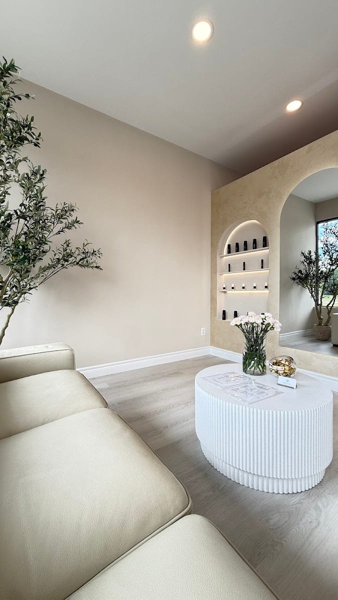 MONTALL Beauty Salon | EYELASH EXTENSIONS, BROW LAMINATION, LASH LIFT, PMU, NAILS, PEDICURE