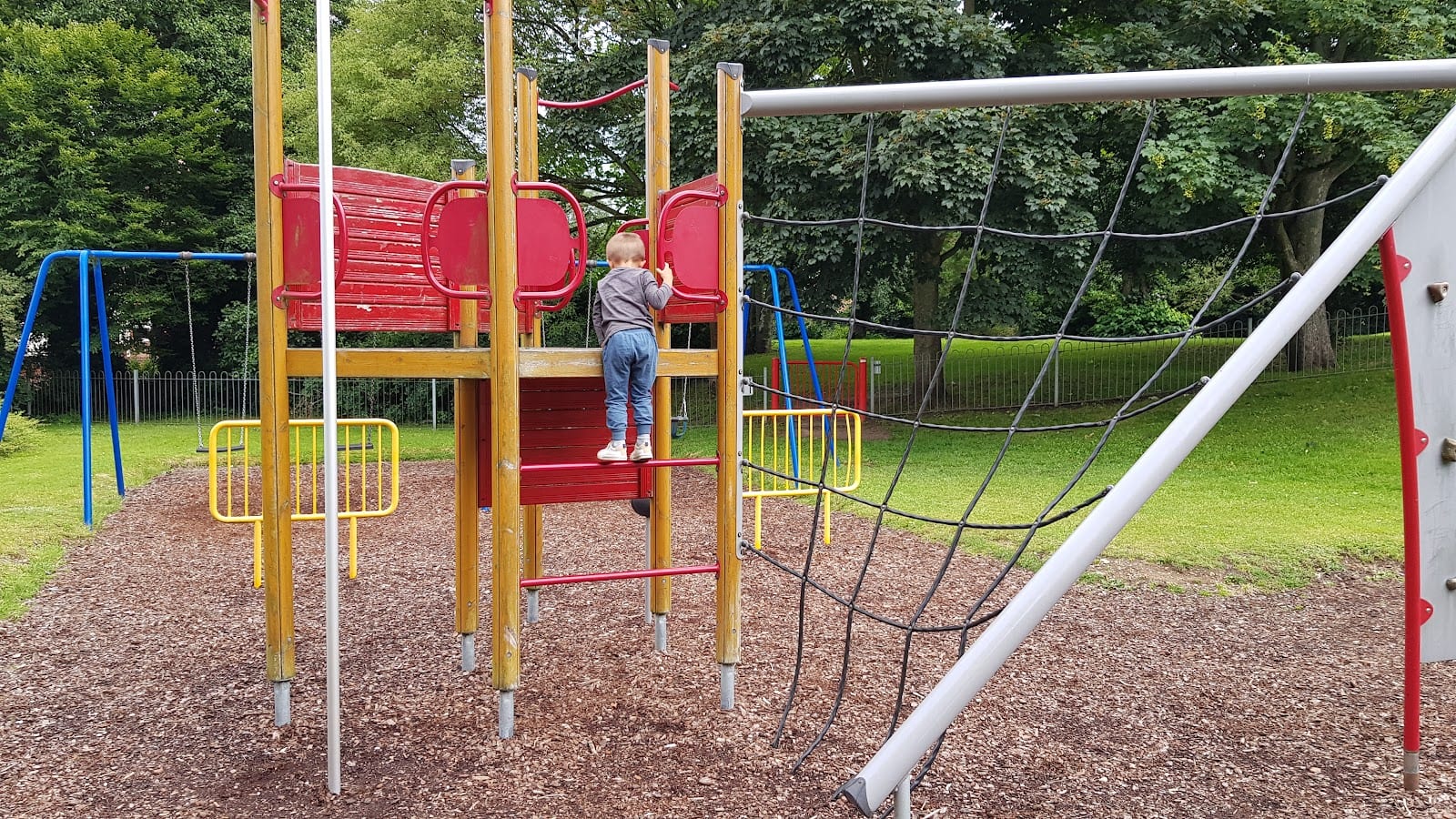 St Bartholomews Park, photo 2