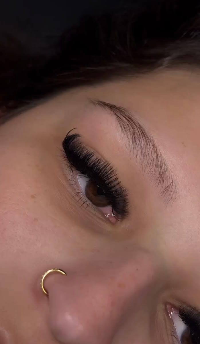 Easy On The Eyes Lashes & Services