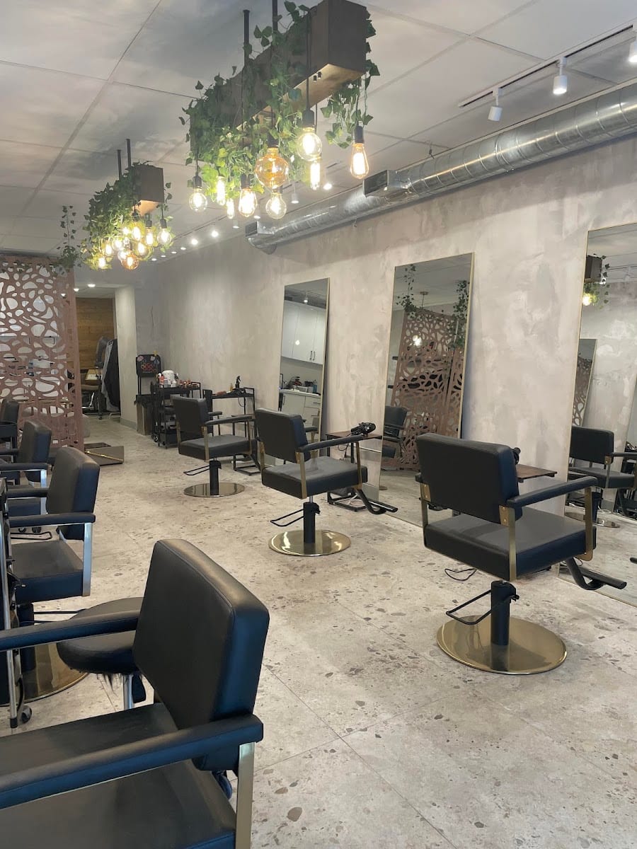 03 Hair Salon