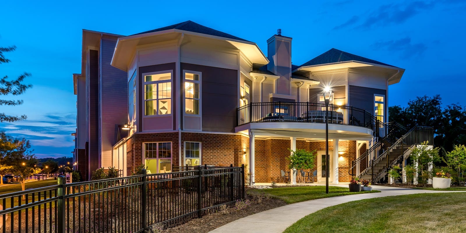 Pinnacle Apartments, photo 2