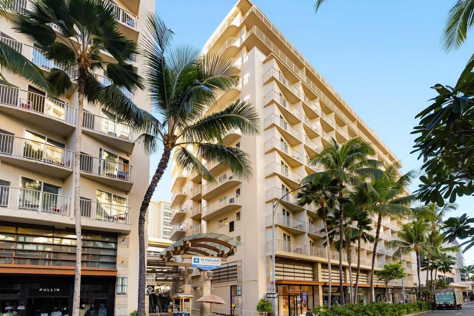 The Imperial Hawaii Resort, photo 2
