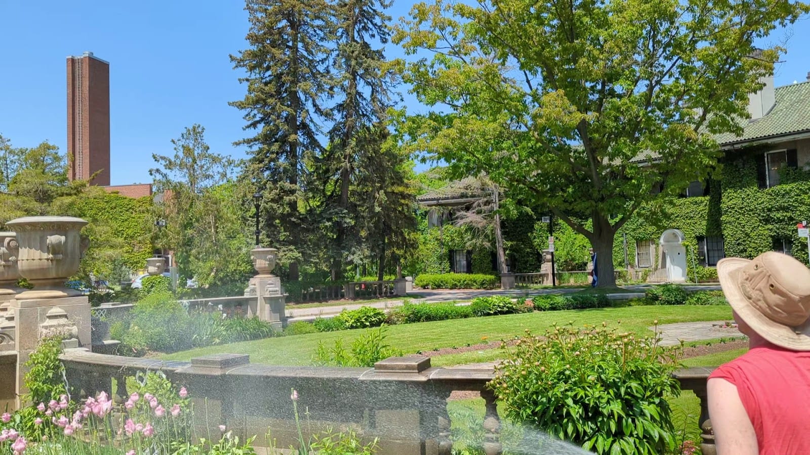 Glendon Gallery, photo 2