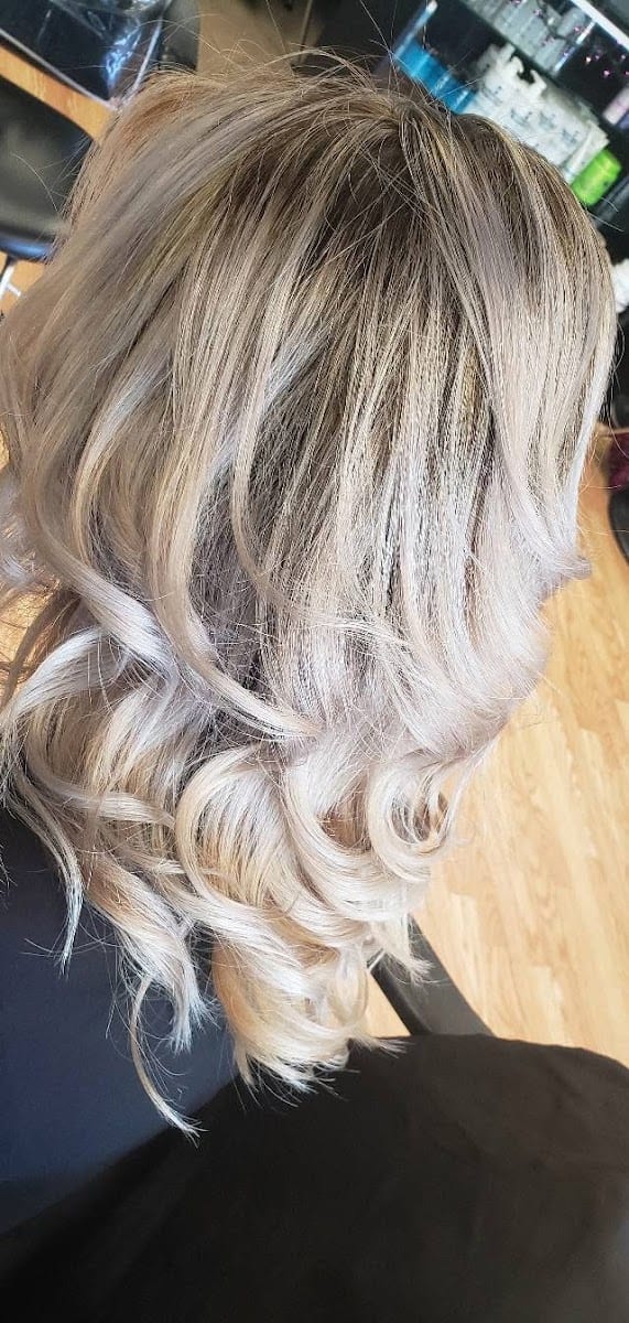 Deverly Beauty Salon