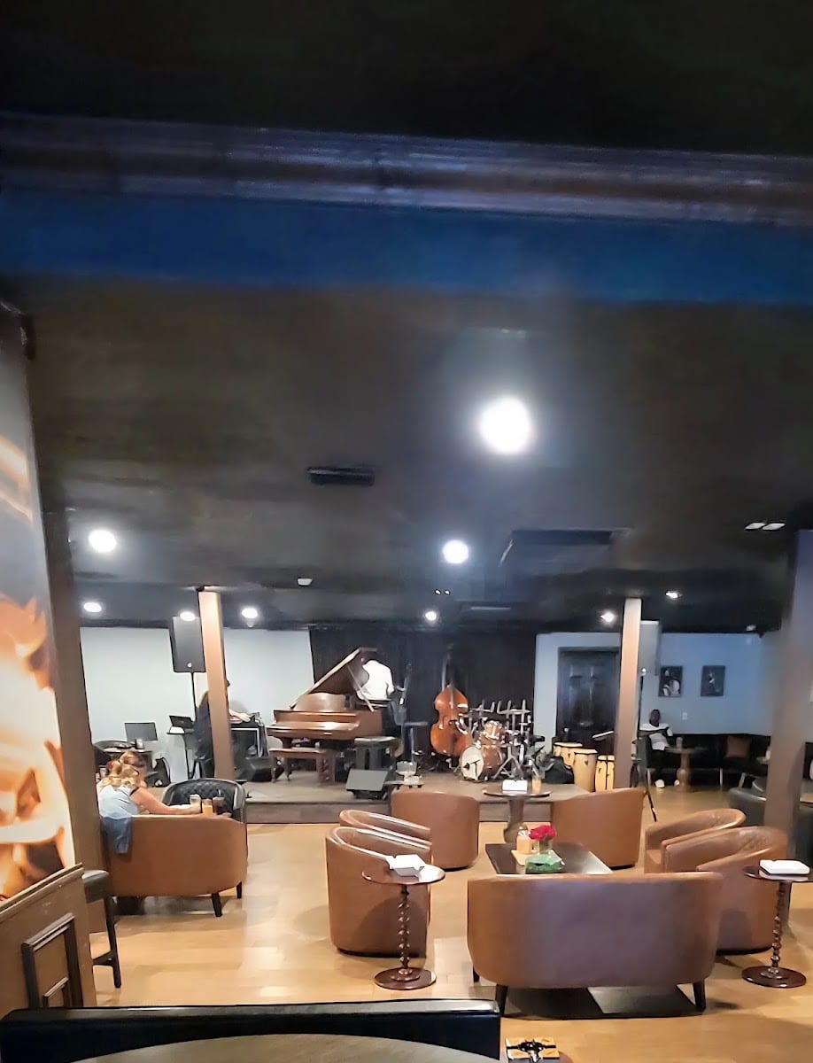 Chewy's Lounge, photo 2