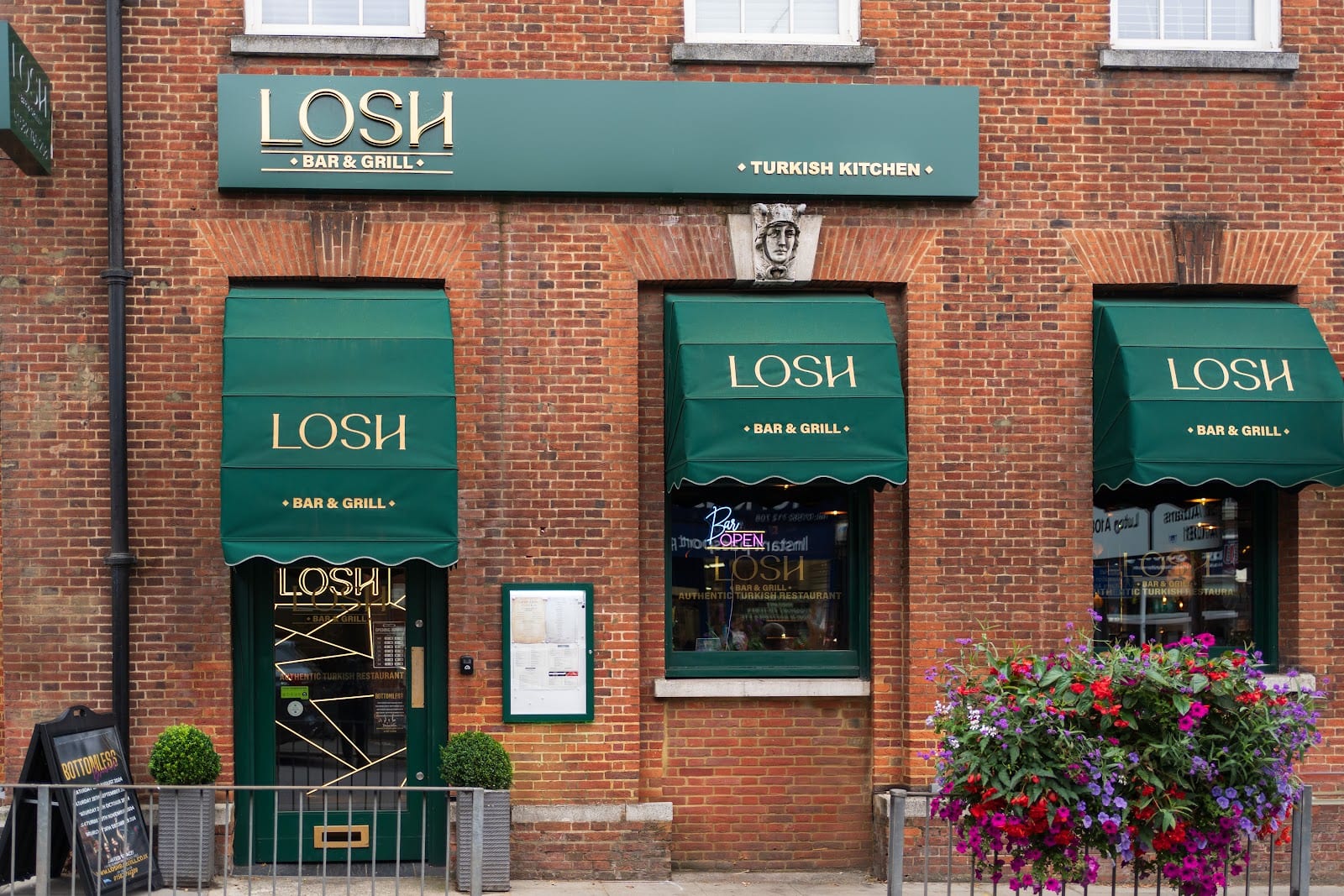 Losh Bar & Grill, photo 2