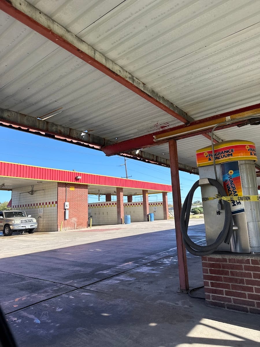 J & J Car Wash