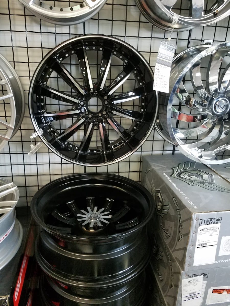 RNR Tire Express, photo 3