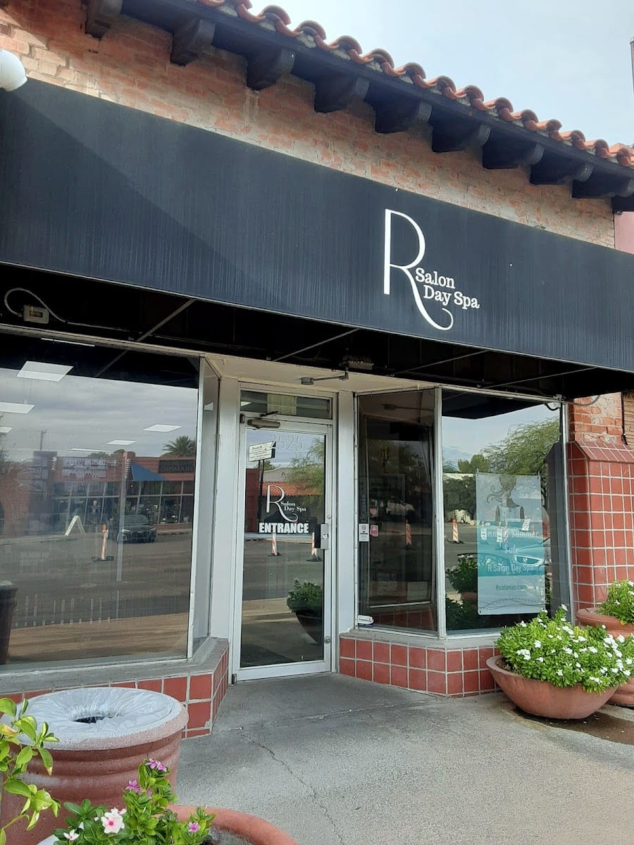 R Salon Day Spa, photo 2
