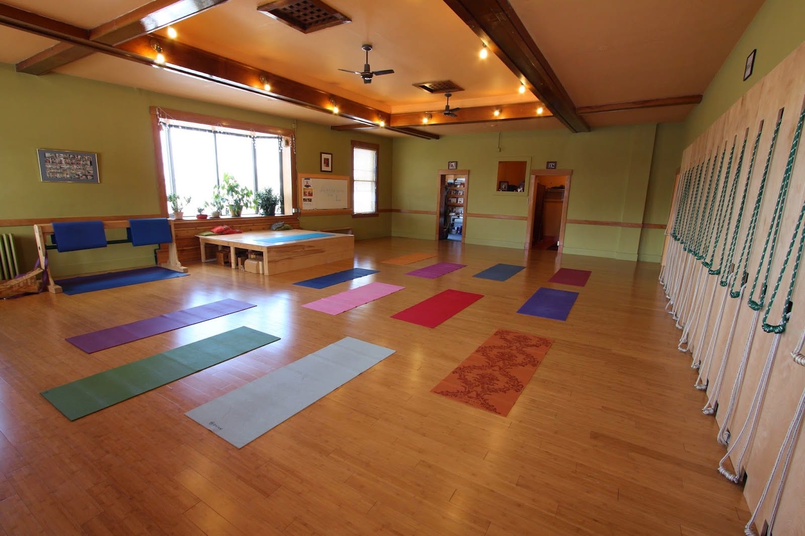 Northern Lights Yoga, photo 2