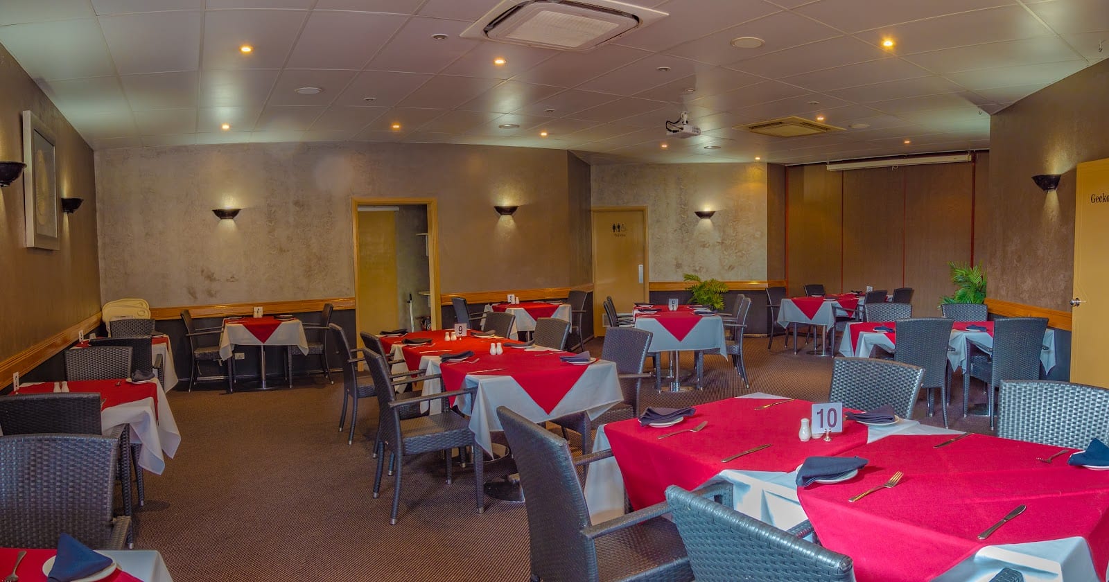 Blue Gecko Bar & Restaurant, photo 2