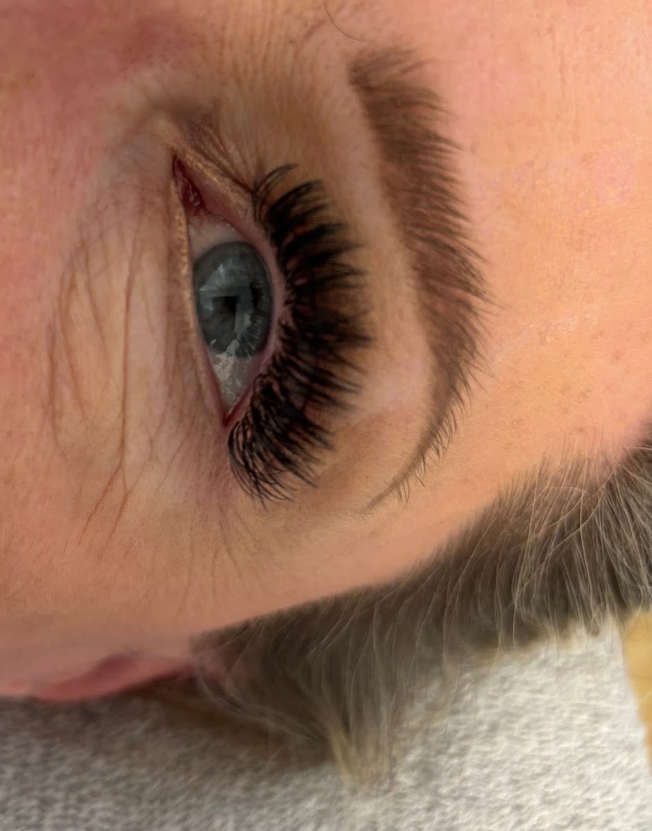 About Lashes and More, photo 3