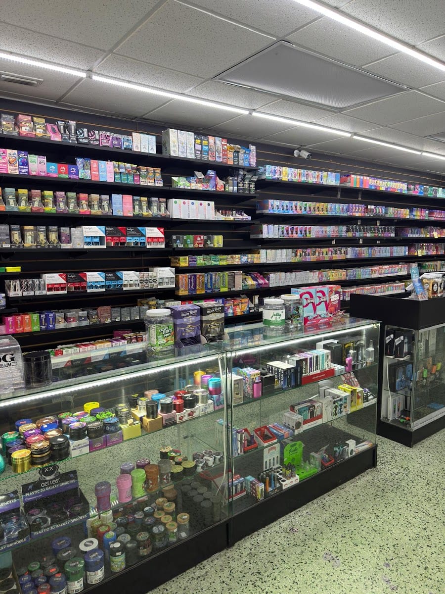 SRQ Smoke Shop — A Sky Smoke & Vape Location, photo 3