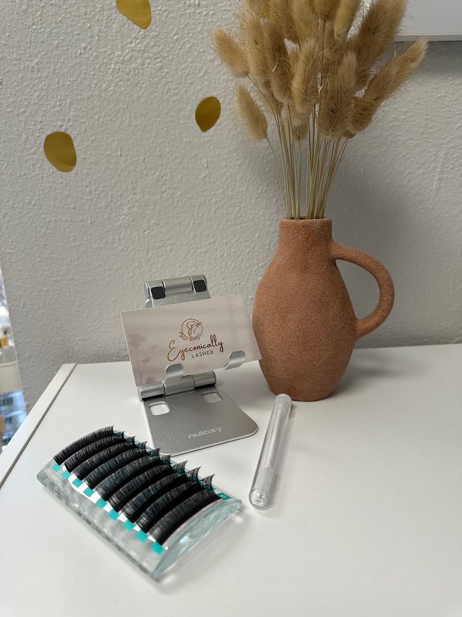 Eyeconically Lashed Studio
