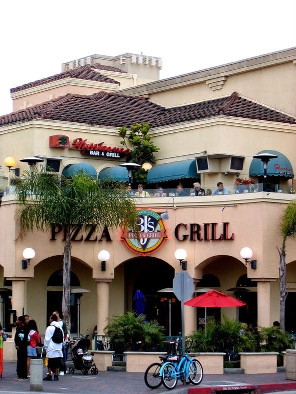 Hurricanes Bar & Grill, photo 2