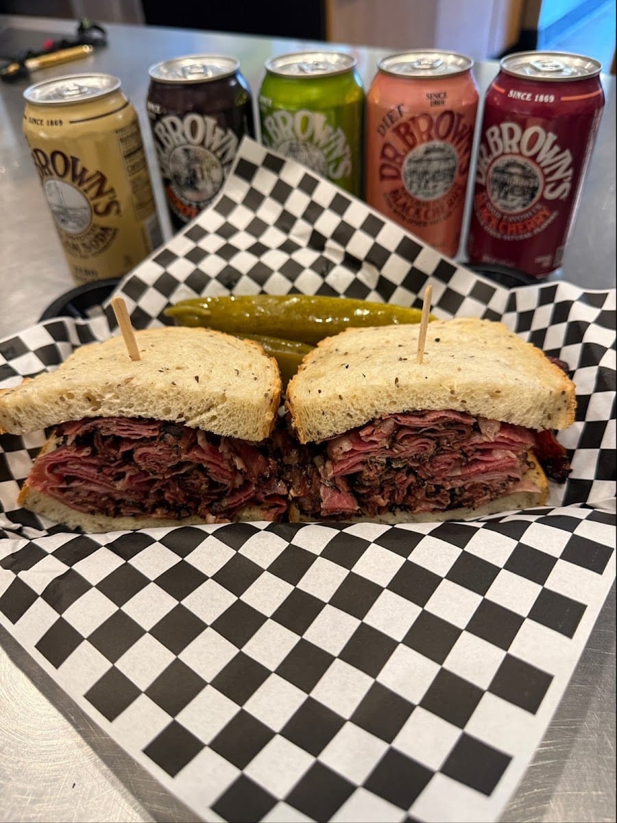 Tommy Pastrami New York Delicatessen