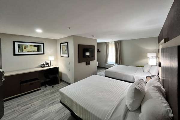 Quality Inn & Suites at Airport Blvd I-65, photo 2