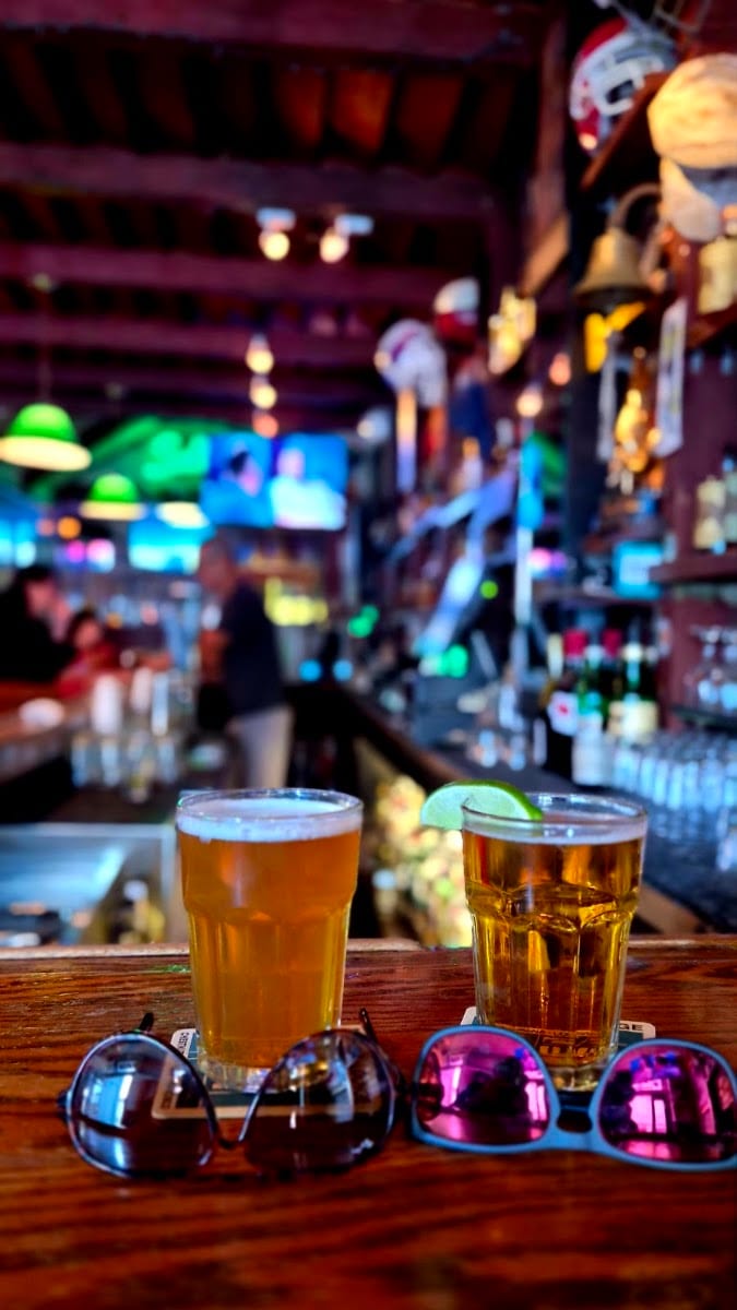 Sully’s Marina Lounge, photo 4