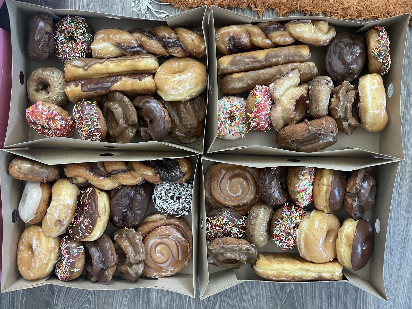 Linda's Coffee and Donuts, Plus