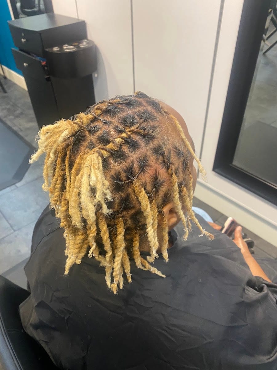 Crowned Hair Studio, photo 4