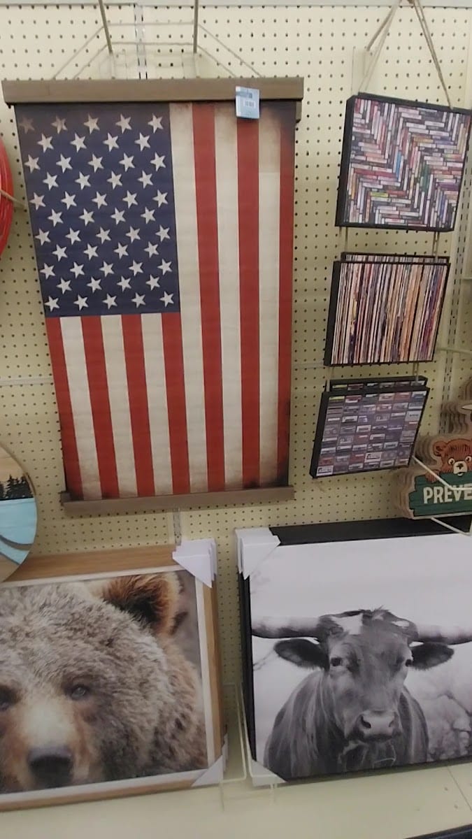 Five Below, photo 3