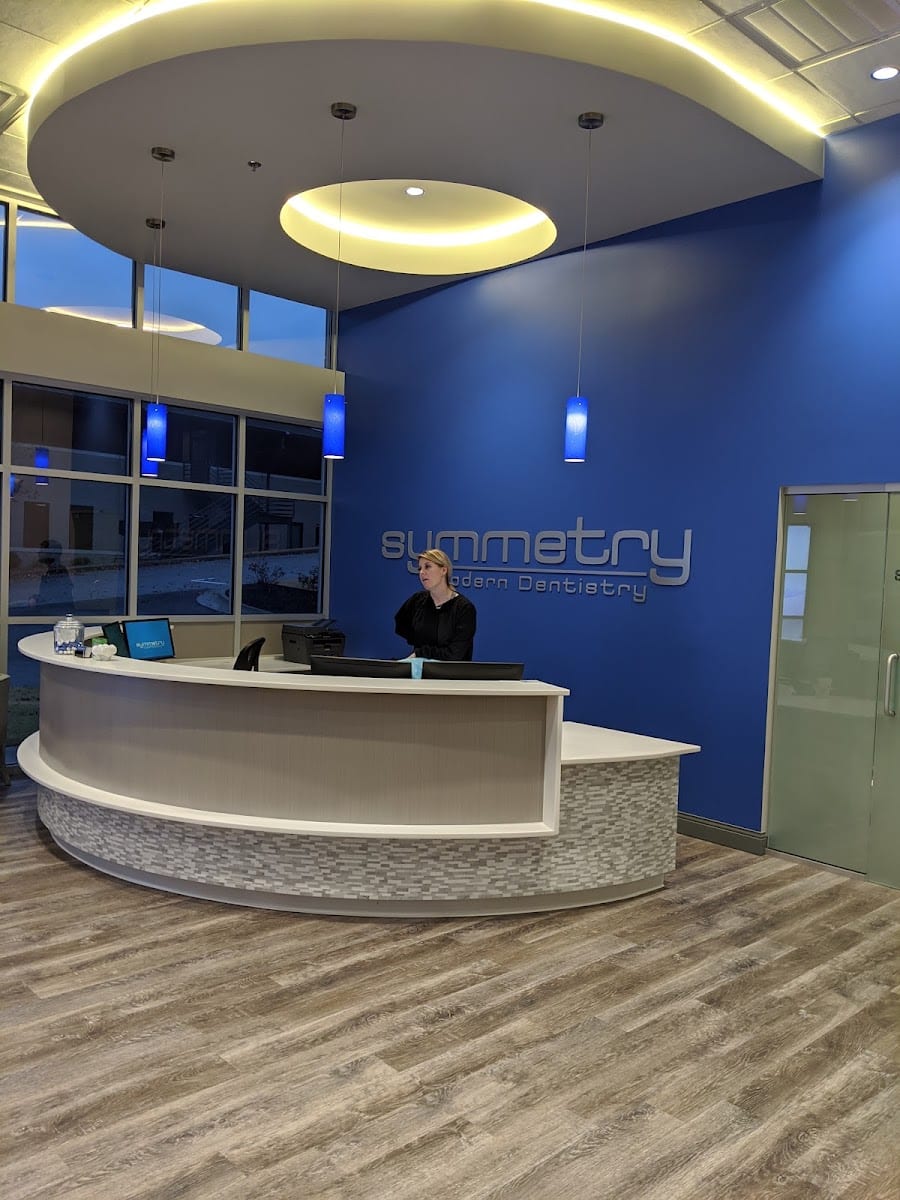 Symmetry Modern Dentistry