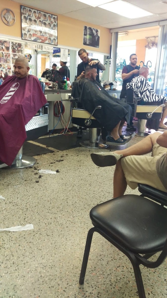 Fiesta Plaza Barber shop, photo 3