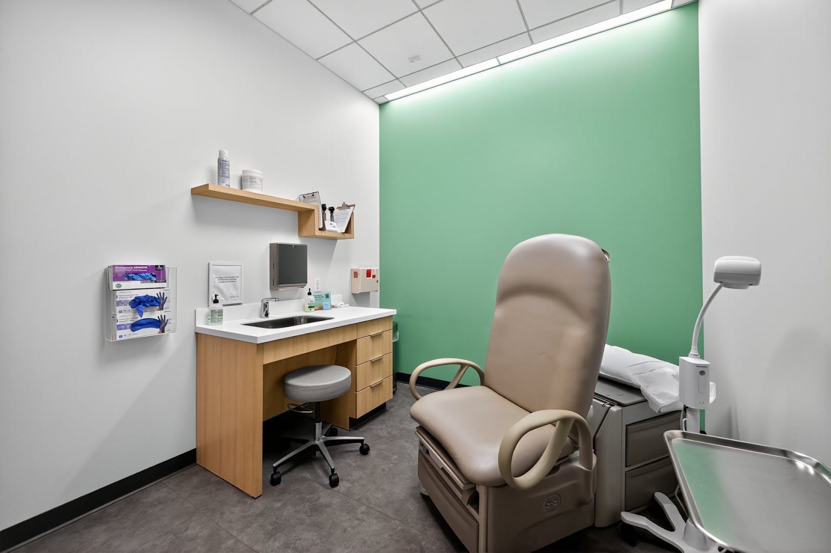 Carbon Health Urgent Care Aurora - Arapahoe Crossing, photo 4