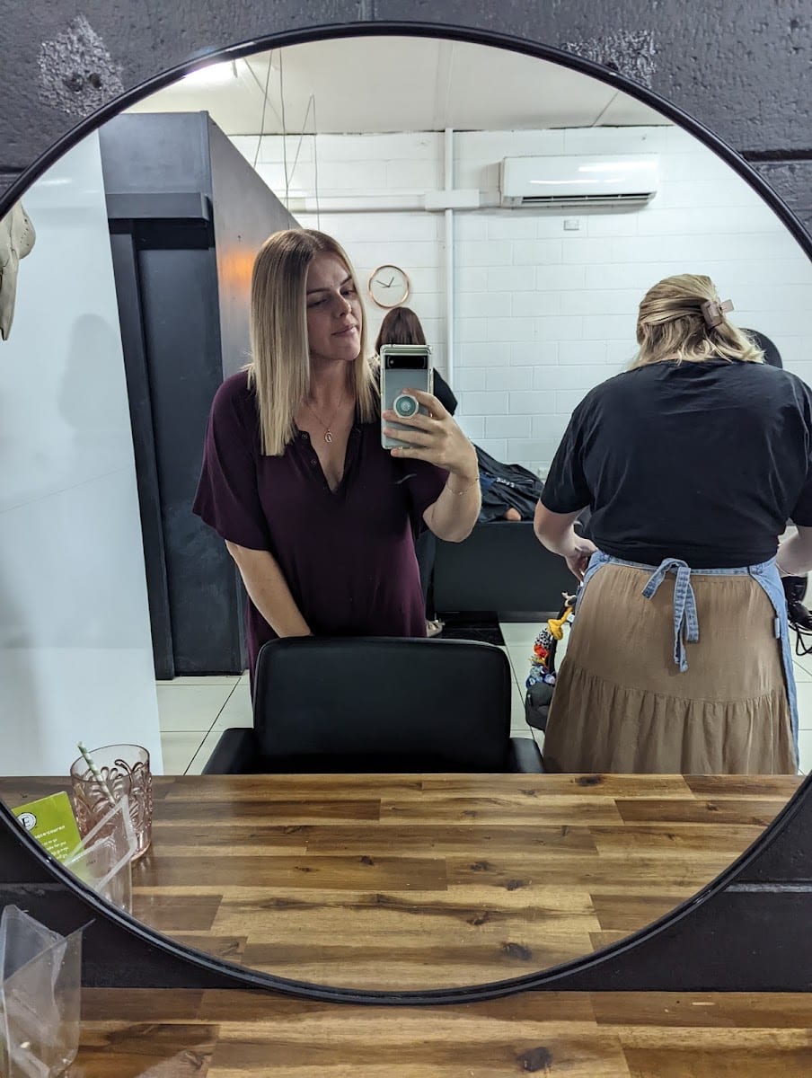 Kova Hair Studio