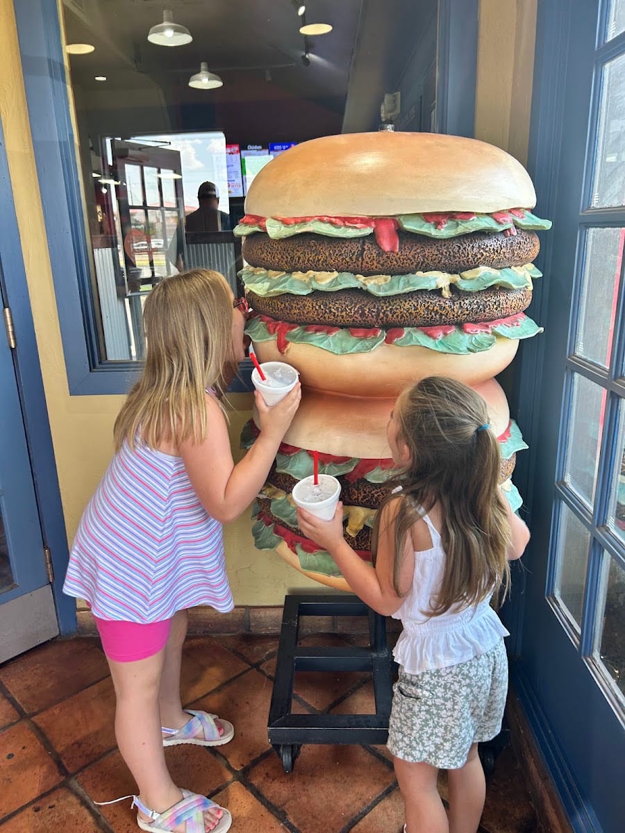 Fuddruckers, photo 3