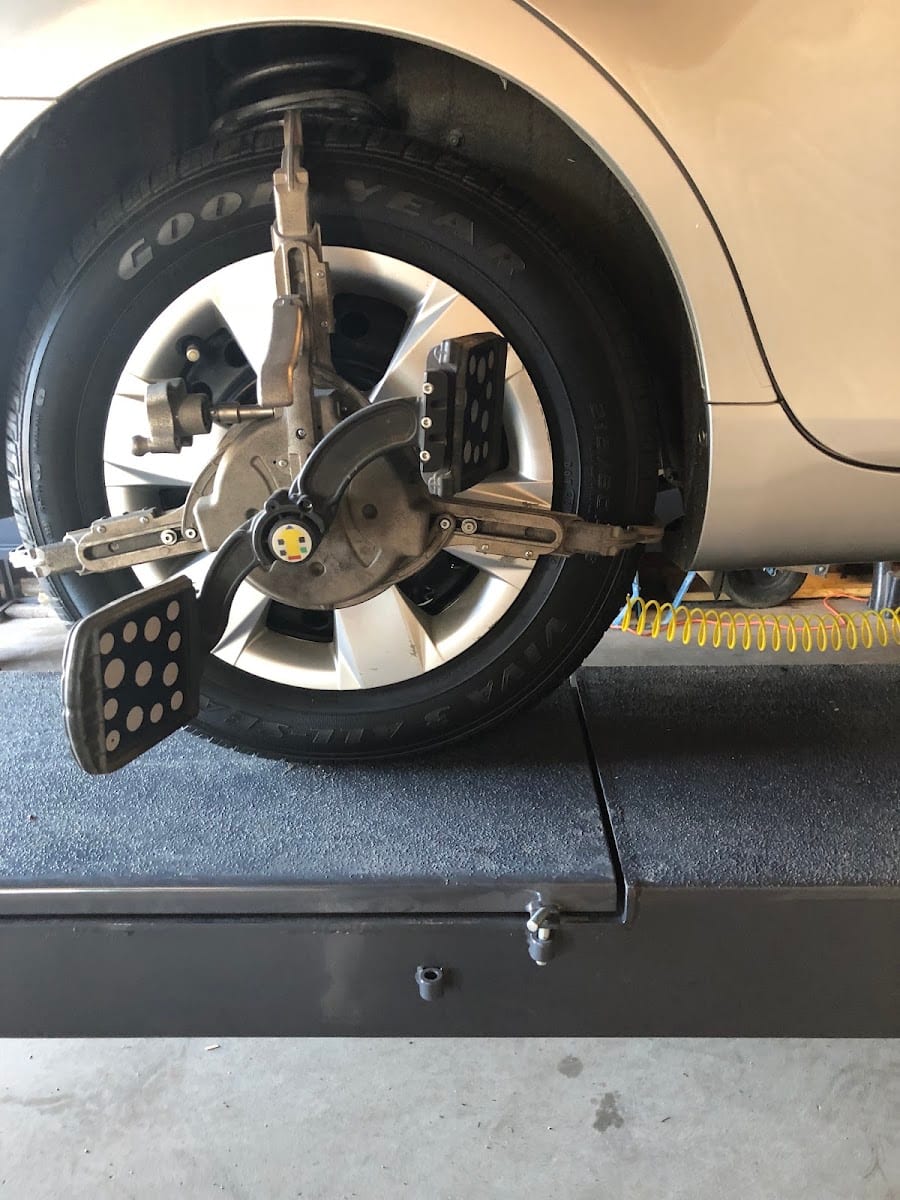 BASELINE TIRE SHOP AND ALIGNMENTS, photo 4