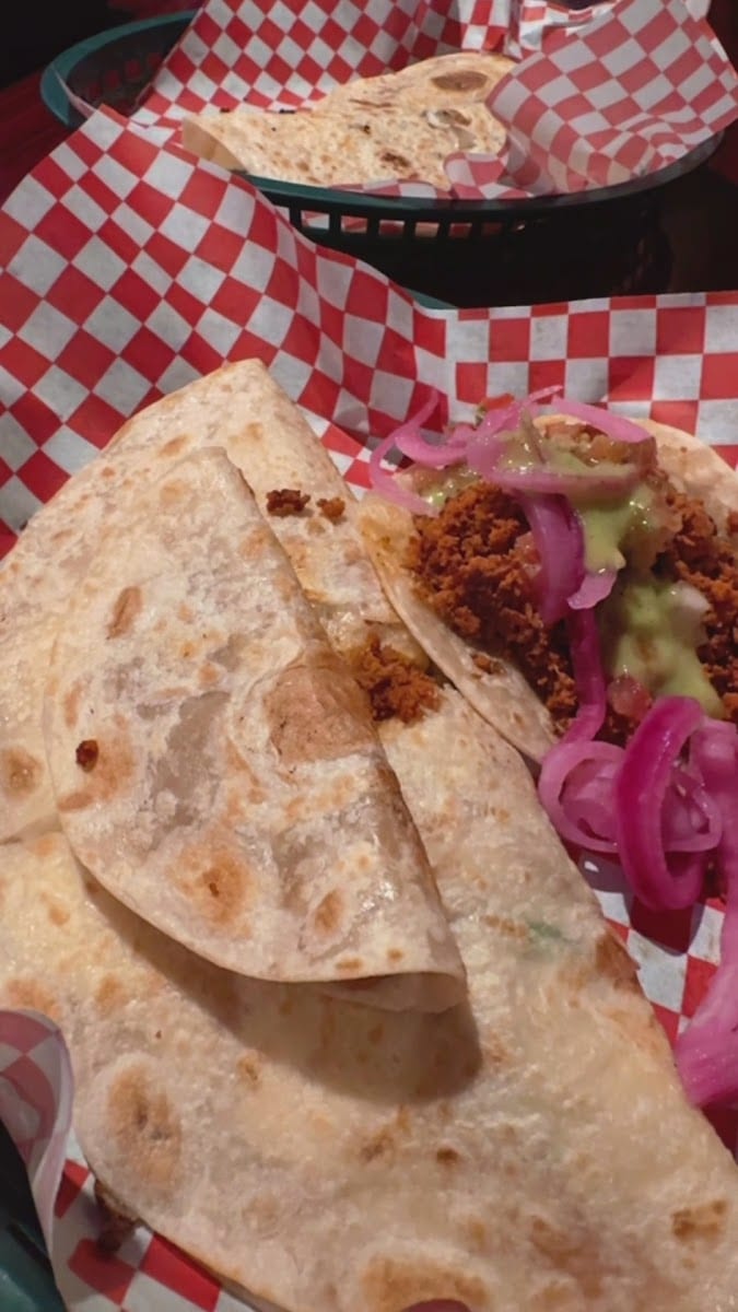 THE QUESADILLAS, photo 2