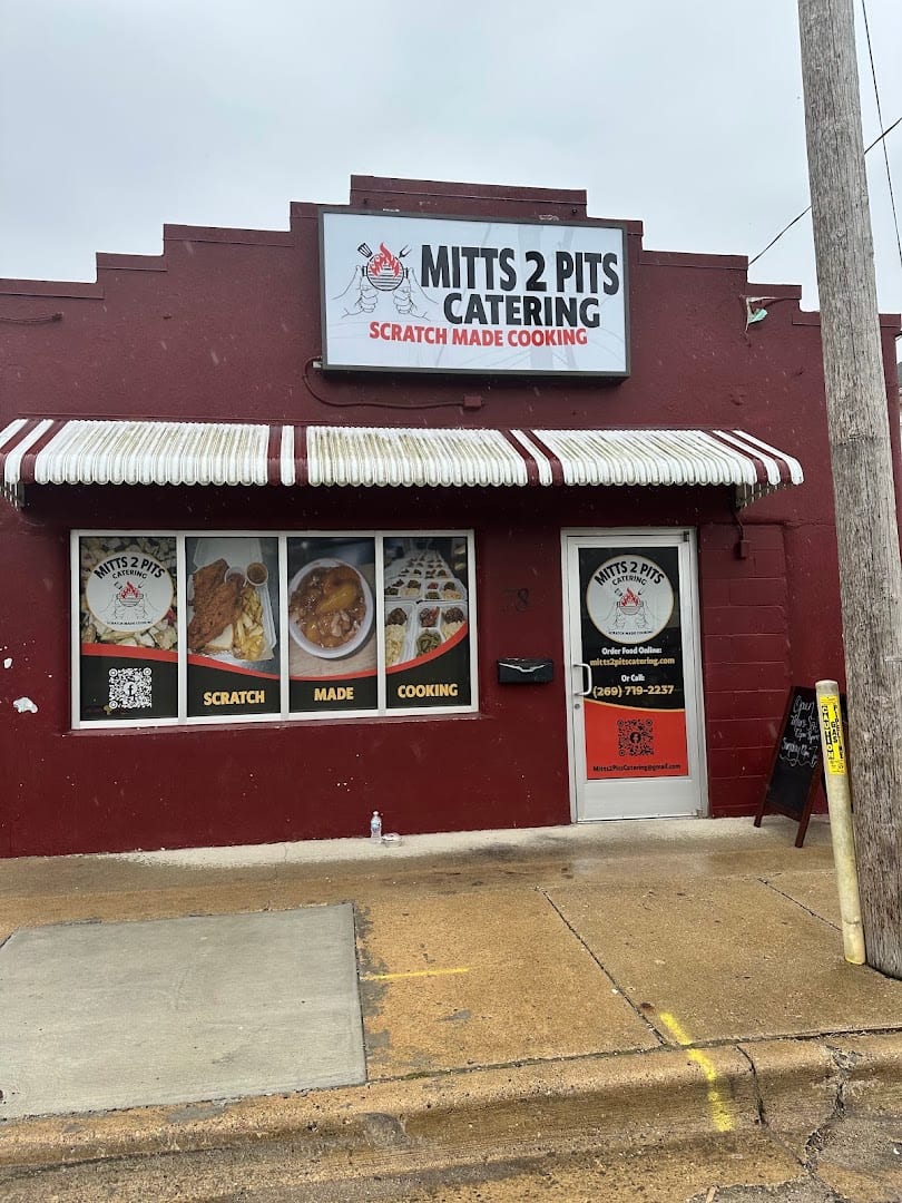 Mitts 2 Pits Catering