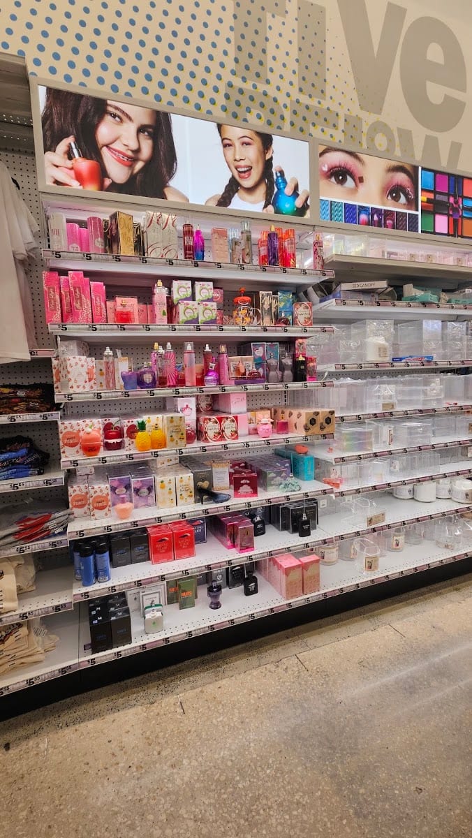Five Below, photo 2