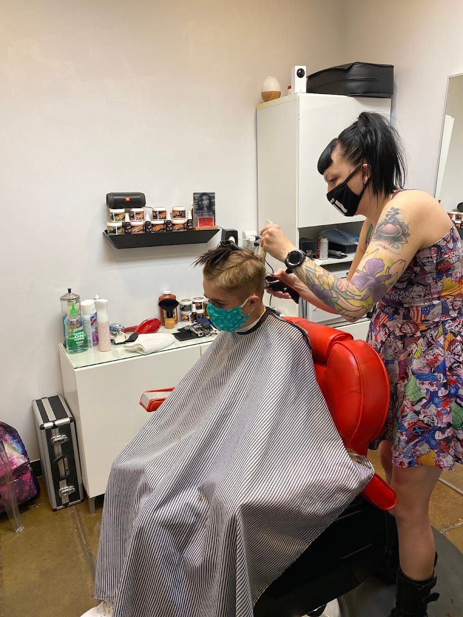 Headquarters barber studio, photo 4