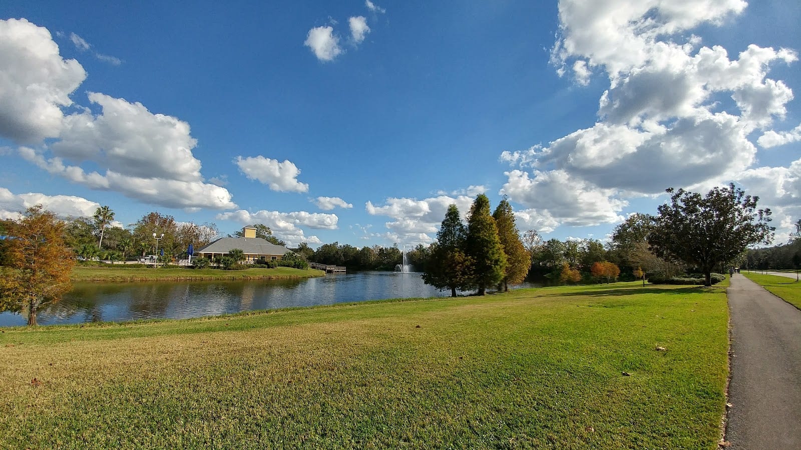 Compton Park, photo 2